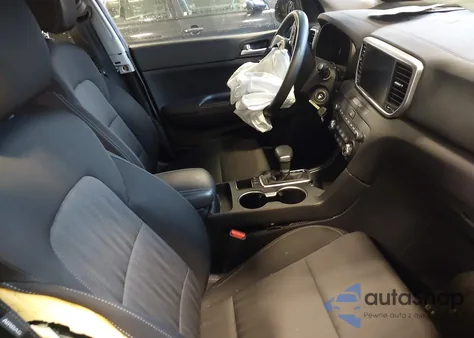 2020 Kia Sportage Lx z USA, uszkodzony, nr VIN KNDPMCAC8L7630860